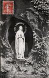 CPA Lourdes La statue de ND de Lourdes dans la grotte 