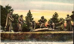 CPA Lourdes Station du Calvaire Jesus attache a la Croix 