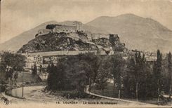 CPA Lourdes Le Gave et le Chateau 