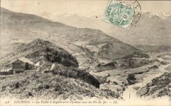 CPA Lourdes La Vallee d'Argeles et les Pyrenees vues du Pic du Jer Restaurant