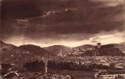 CPA Lourdes Vue d'ensemble de la Ville le chateau et la Basilique