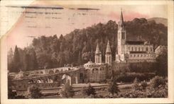 CPA Lourdes Le basilique vue laterale