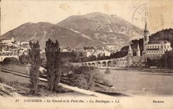 CPA Lourdes Le Grand et le Petit Jer la Basilique