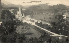 CPA Lourdes Les Pyrenees Lourdes La Basilique Vue Plongeante