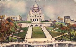 CPA Paris While Strolling View of the sacring Heart and Monumental Escaller