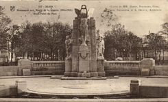CPA Dijon Monument aux Morts de la Guerre Rond Point du Parc Militaria 