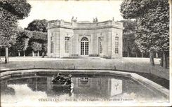 CPA Versailles Parc du Petit Trianon le pavillon Francais