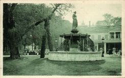 CPA Paris In the gardens of the Champs Elysees