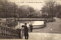 CPA Dijon Vue generale du Square Darcy