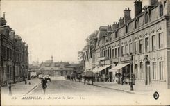 CPA Abbeville Avene of the Station