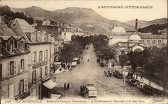 CPA La Bourboule Boulevard George Clemenceau L'Etablissement thermal et le Puy Gros 