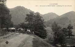 CPA Auvergne Environs of the Mount Gilds fine Sancy of the road