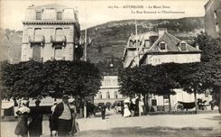 CPA Auvergne the Mount Gilds the Street Ramond er the Establishment