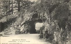 CPA Les Hautes Vosges Gerardmer La Roche Du Diable
