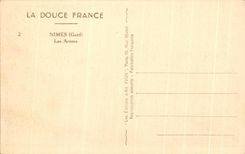 CPA La Douce France Nimes Les Arenes