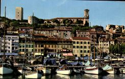 CPSM Cannes a corner of the port the quay St hones and Suquet