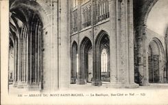 CPA Abbaye Du Mont Saint Michel La Basilique Bas Cote et Nef