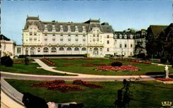 CPA Cabourg Le Jardin et le Grand Hotel