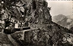 CPA Les Pyrenees Le Petit train du Lac d'Artouste