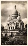 CPA Paris While Strolling Basilica of the Sacring Heart of Montmartre