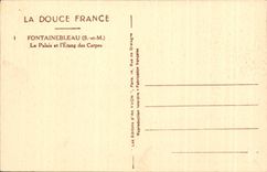 CPA La Douce France Fontinebleau La Palais Et l'etang Des Carpes