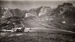 CPA Pau the hotel of the collar of Aubisque and the circus of Gourette