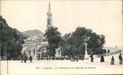 CPA Lourdes La Basilique Et La Chapelle Du Rosaire