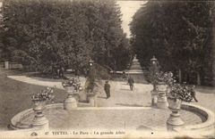 CPA Vittel the Park the Large one Allee