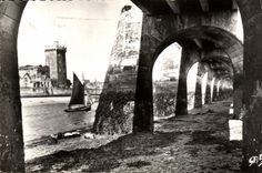 CPA enarena las arcadas de D Olonne y la torre