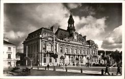 CPSM Tours the Town hall