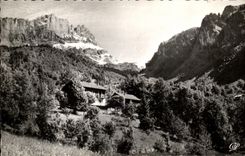 CPA Surroundings of Chamonix the Notre Dame Country cottage of the Mounts and the Chain of Flz