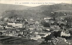 CPA Lourdes Vue sur le Quartier de I'Eglise Paroissiale