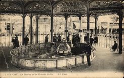 CPA Vichy Souce of the Large Grid