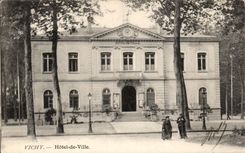 CPA Vichy Hotel de Ville