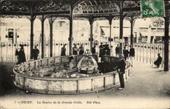 CPA Vichy La Source de la Grande Grille