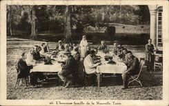 CPA L'Heureuse Famille de la Nouvelle Terre
