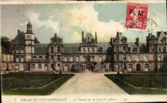 CPA Palais De Fontainebleau La Facade sur la Cour des Adieux