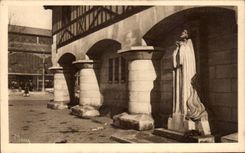 CPA Rouen the Museum City Statue of Jeanee d' Arc
