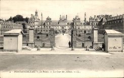 CPA Fontainebleau le Palais Le Cour des Adieux