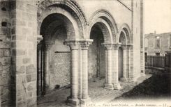 Arcadas viejas del romance del Saint Nicolas de CPA Caen