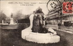 CPA Dijon Place Darcy Fontaine Jeunesses Statue De Motel De La Cloche