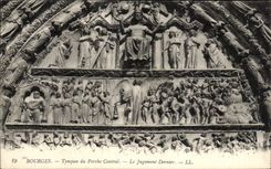 Timpano de CPA Bourges del portico central el juicio pasado