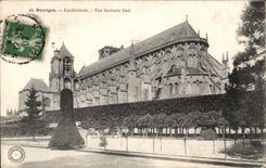Sur lateral visto catedral de CPA Bourges