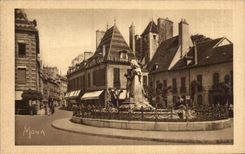 CPA Dijon Places of Cordeliers and monument of Piron at the veixu Chene