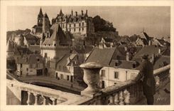 CPA La Chateau France Chateaux De La Loire Chateau De Loches Le Chateau Royal Et La Porte Des Cordeliers