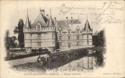 Castillo de CPA de Azay el ataque frontal de la cortina del este