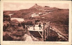 CPA Sommet Of Puy De Dome Terrace Of the Foreground Overhangs an abyss of 300 bills of quantities has peak