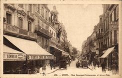 CPA Vichy Rue Georges Clemenceau Et Music Hall Grand Cafe de France 