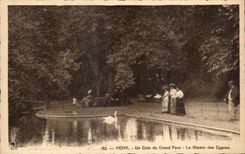 CPA Vichy Coln Of the Large Park the Basin Of the Swans