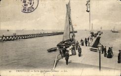 CPA Trouville Left the Boats Pecheus Boats